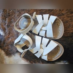Girls 10 Salt Water sandals